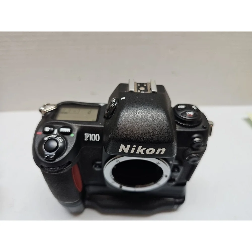 Nikon F100 35mm SLR Film Camera Black Body With Extras (For Parts/repair)...read